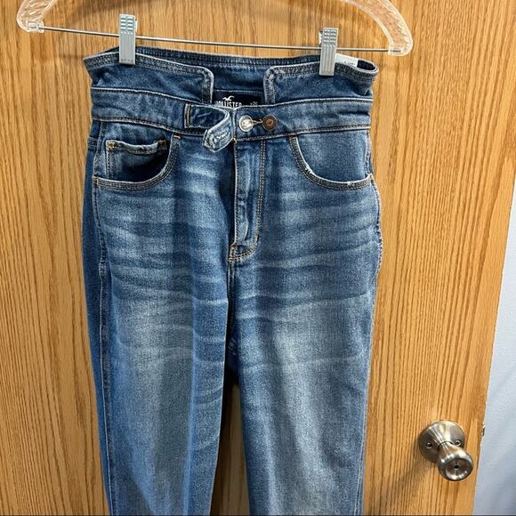 Hollister Vintage Stretch Ultra High Rise Mom Jeans Women's Size 26 Waist x 27 L - Picture 3 of 9
